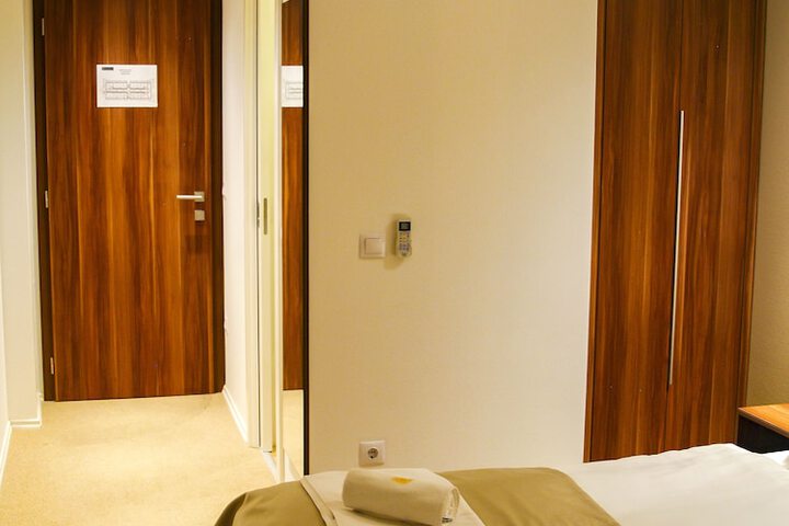 Room 11 of 65