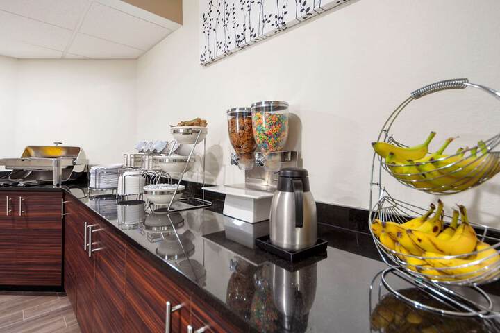 Breakfast/Coffee Service 45 of 50