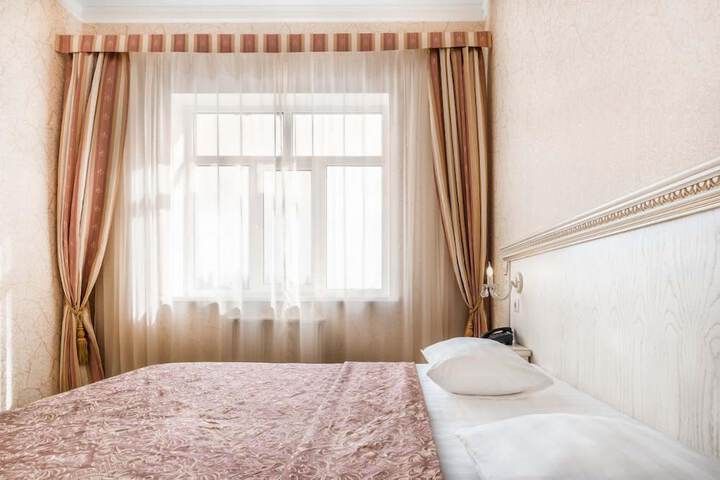 Room 3 of 94