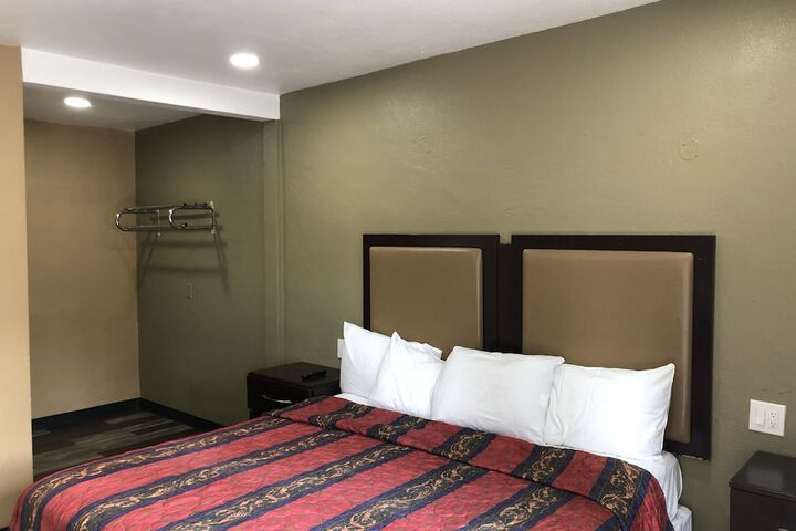 1 King Bed (1 of 2)