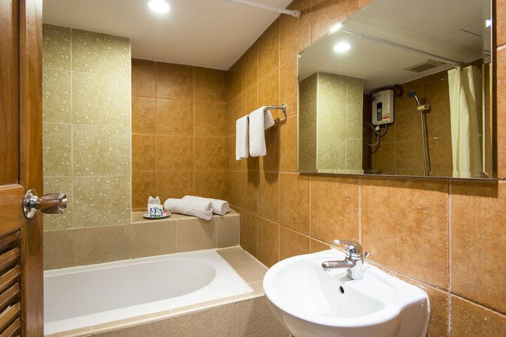 Room 42 of 65