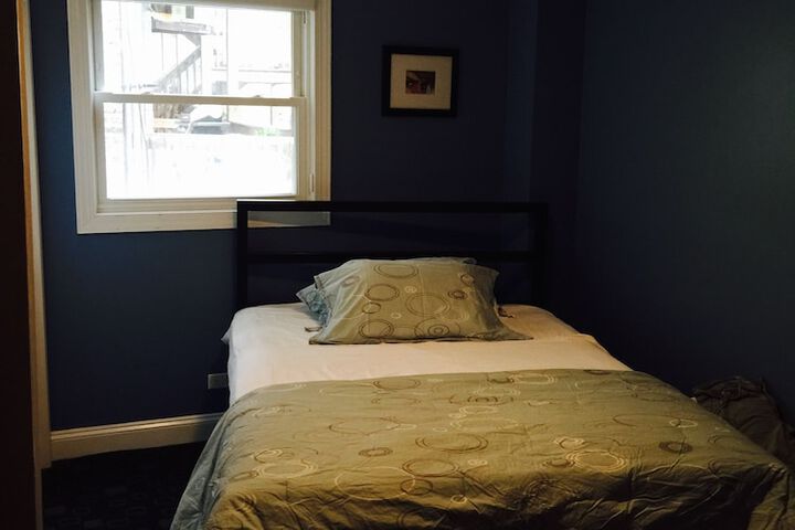 Room 5 of 114