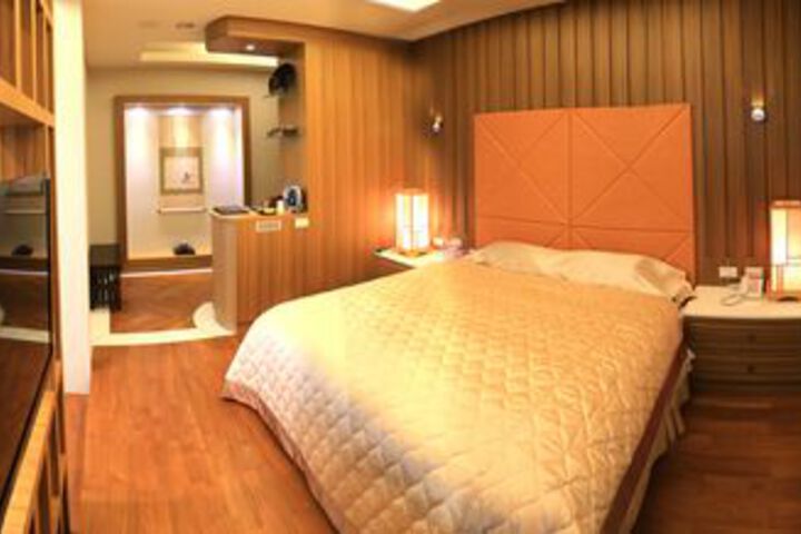 Room 46 of 79
