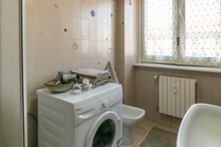 Room 2 of 41