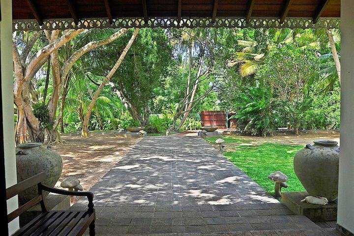 Hotel Entry