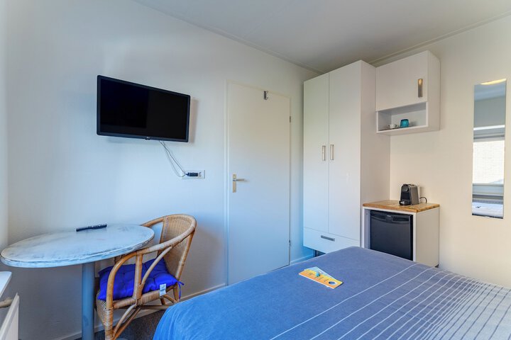 Room 68 of 144