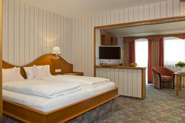 Room 14 of 36