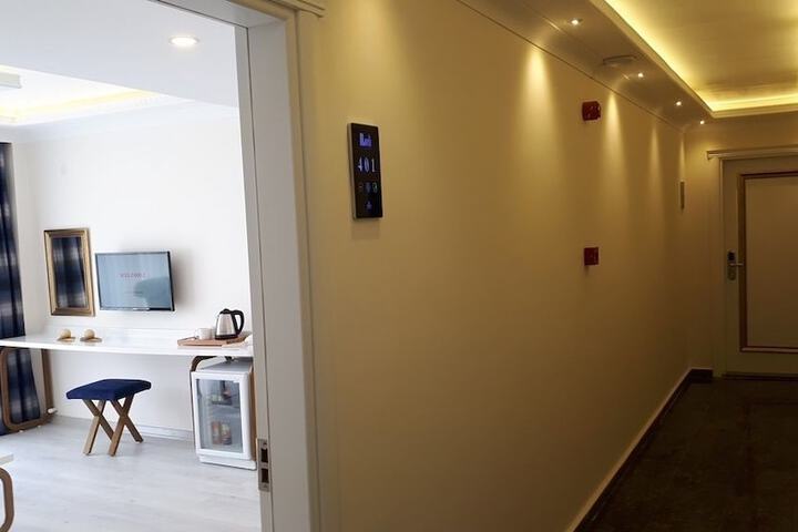 Room 13 of 35