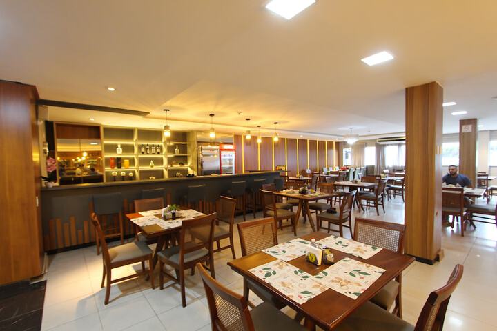 Dining 50 of 68