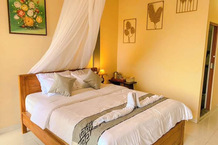 Room 2 of 49