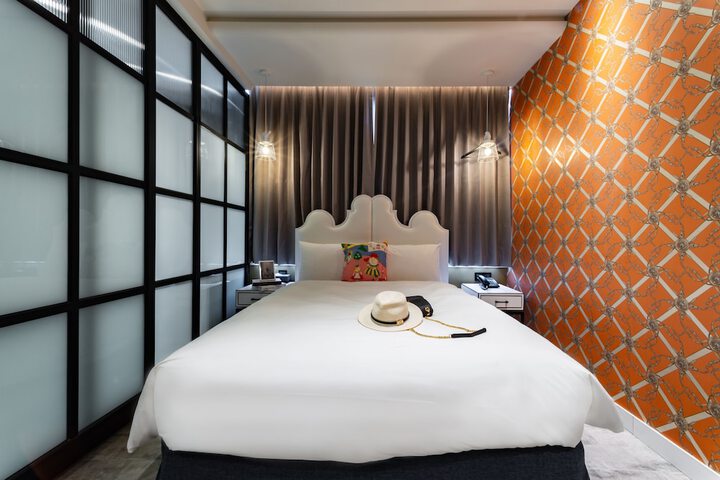 Room 17 of 47