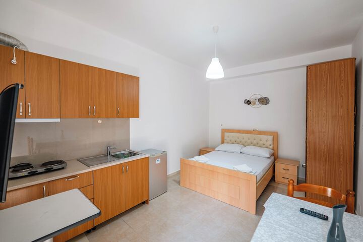 Room 12 of 25