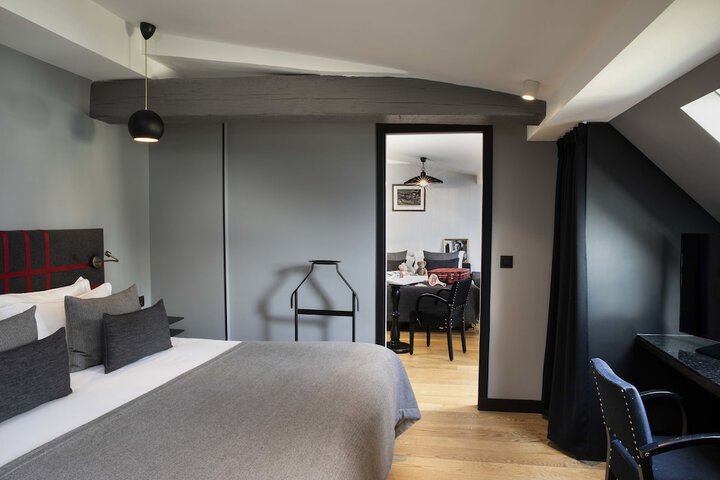 Room 14 of 50