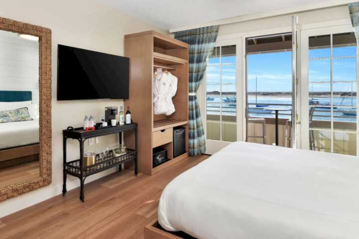 Room 32 of 101