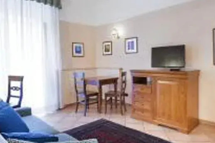 Room 3 of 5