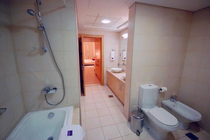 E & T Holiday Homes - Al Tamr 2 Bed Community View