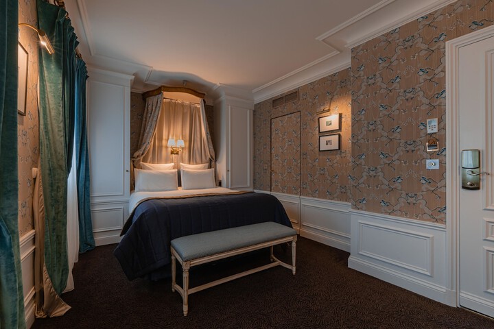 Room 15 of 92