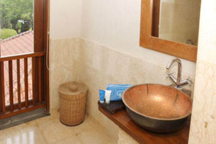 Room 2 of 30