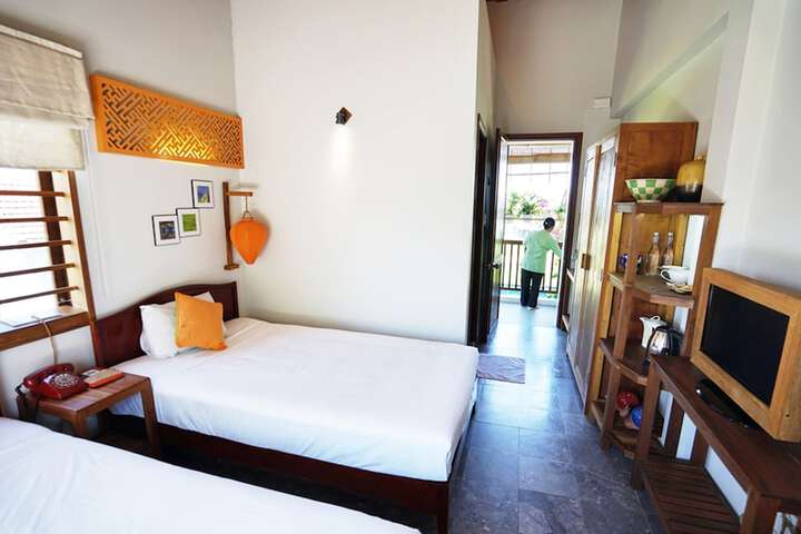 Room 15 of 52