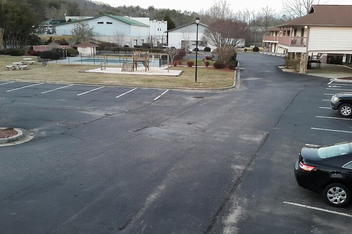 Property Grounds 33 of 49