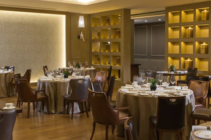 Dining 57 of 100