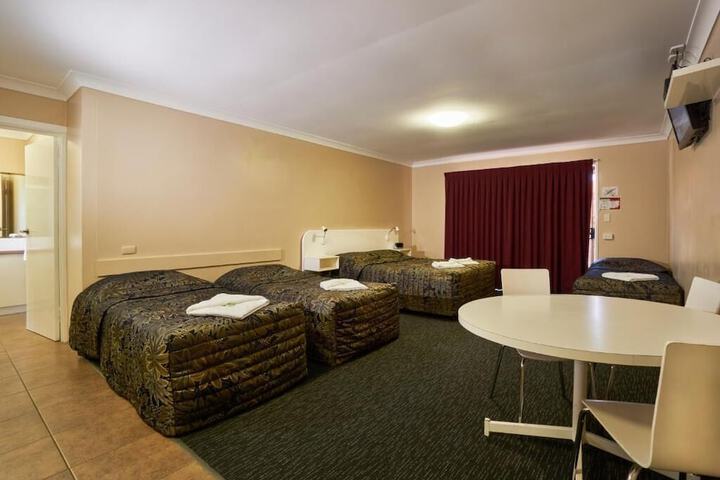 Room 3 of 13