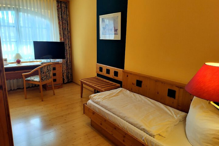 Room 14 of 74