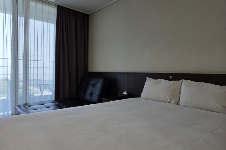 Room 5 of 40