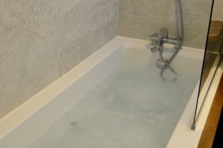 Hot Tub 17 of 33