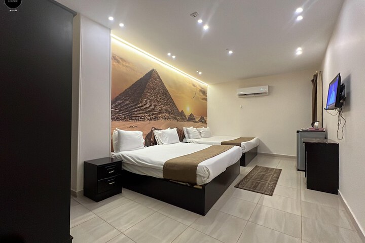 Room 82 of 284