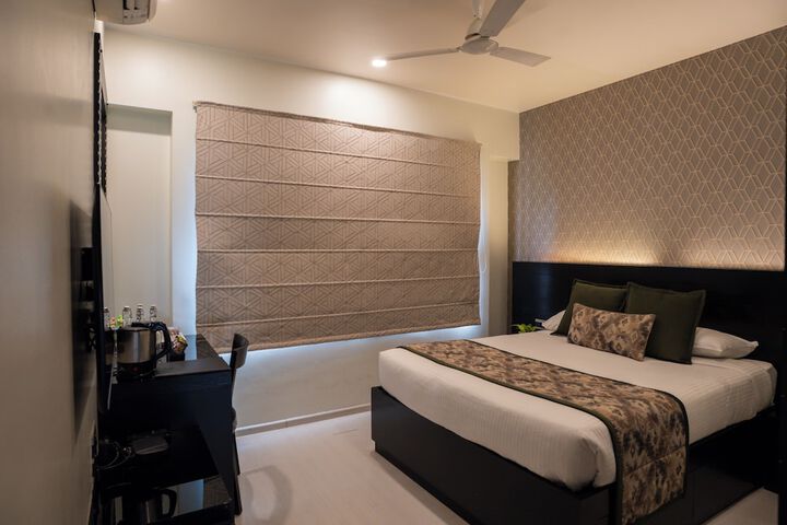 Room 15 of 34