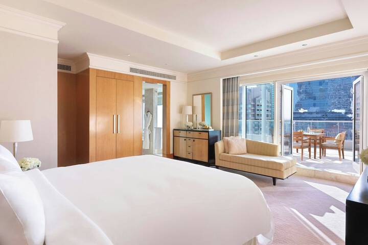 Room 20 of 127
