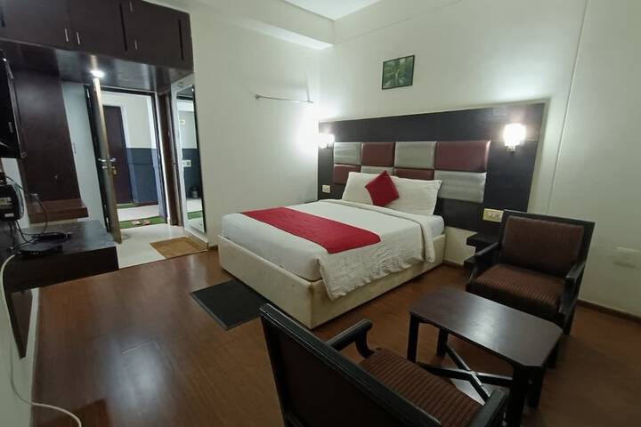 Room 12 of 13