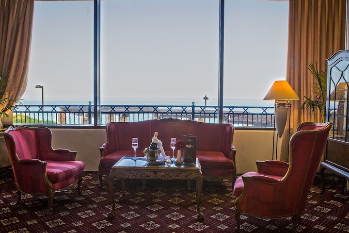Guest Lobby