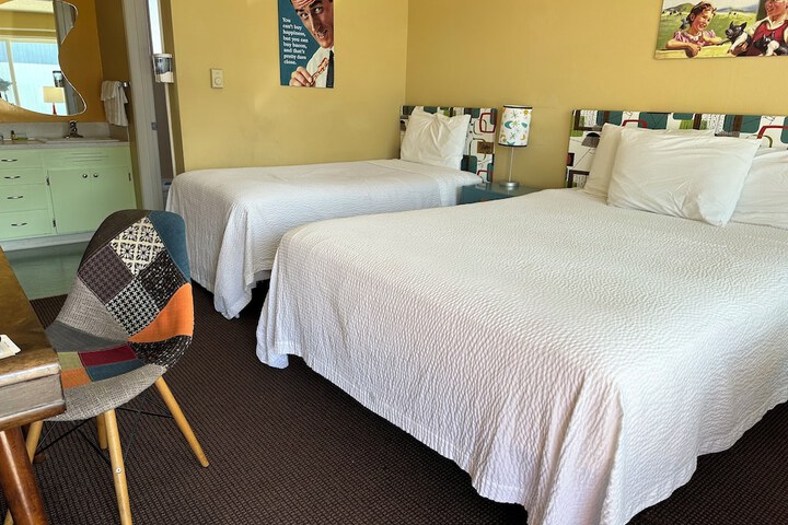 Room 34 of 65