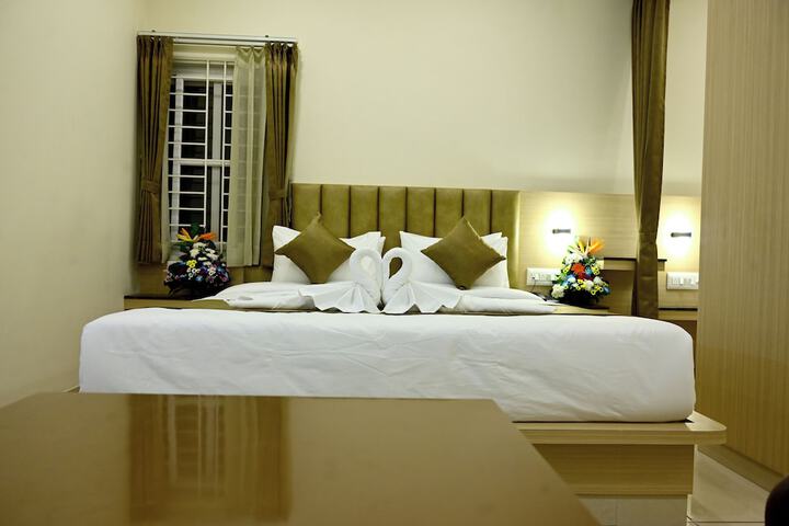 Room 13 of 32