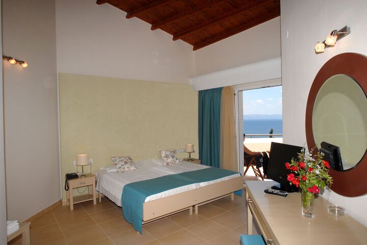 Room 6 of 72