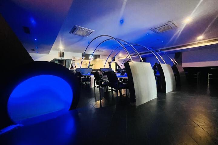 Lounge 39 of 55