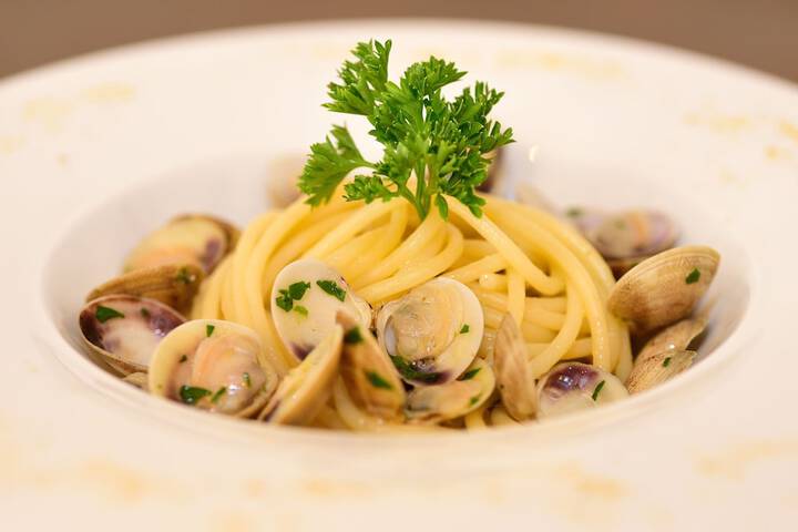 Dining 36 of 60