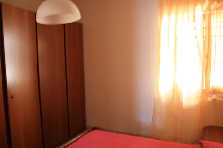 Room 7 of 66