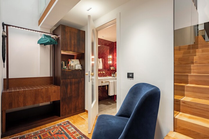 Room 10 of 47