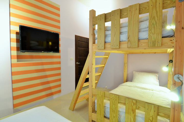 Room 10 of 53