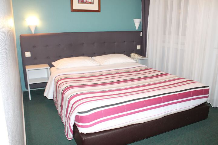 Room 4 of 36