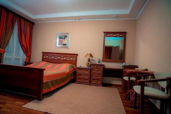 Room 30 of 50