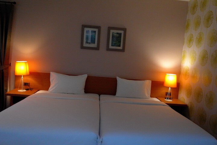 Room 15 of 110
