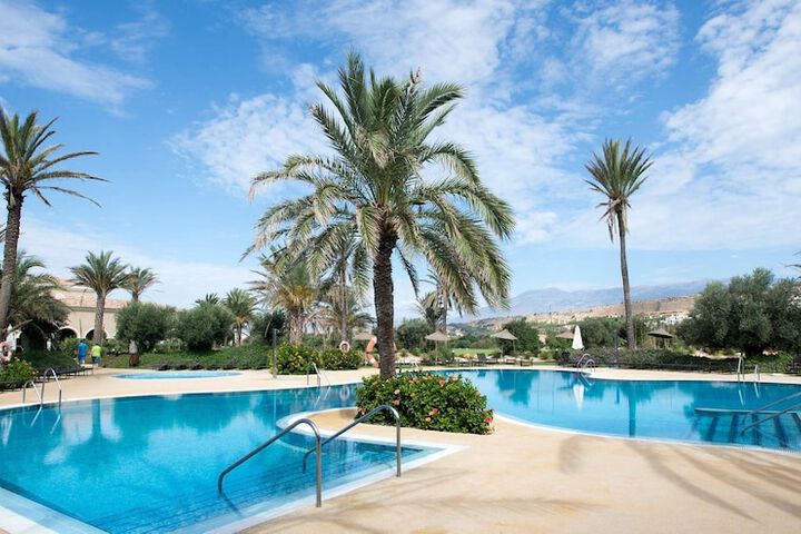 Hotel Pool