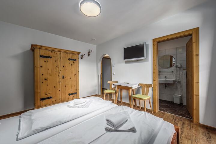 Room 20 of 219