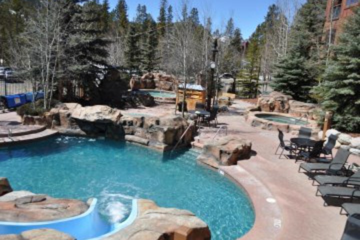 Pool 42 of 77