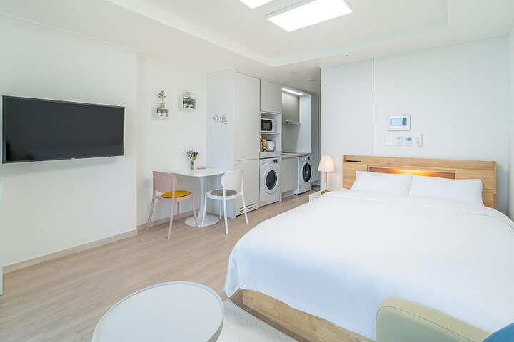 Room 103 of 640