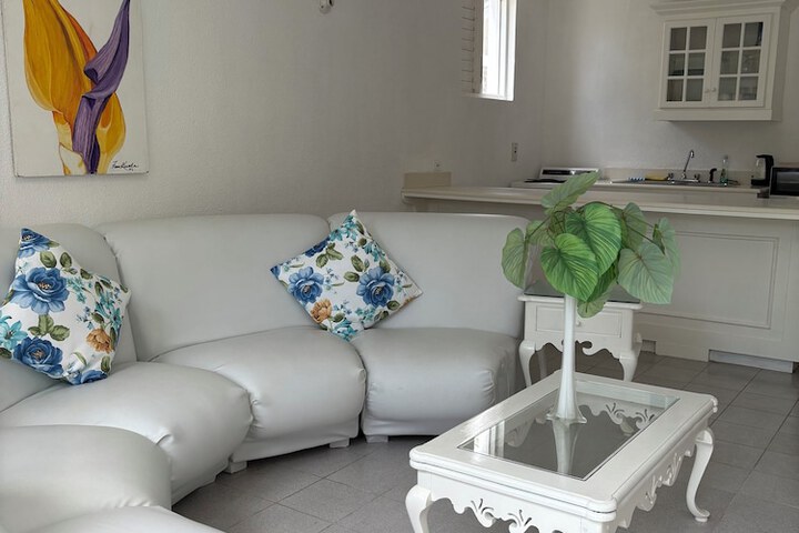 Room 3 of 6